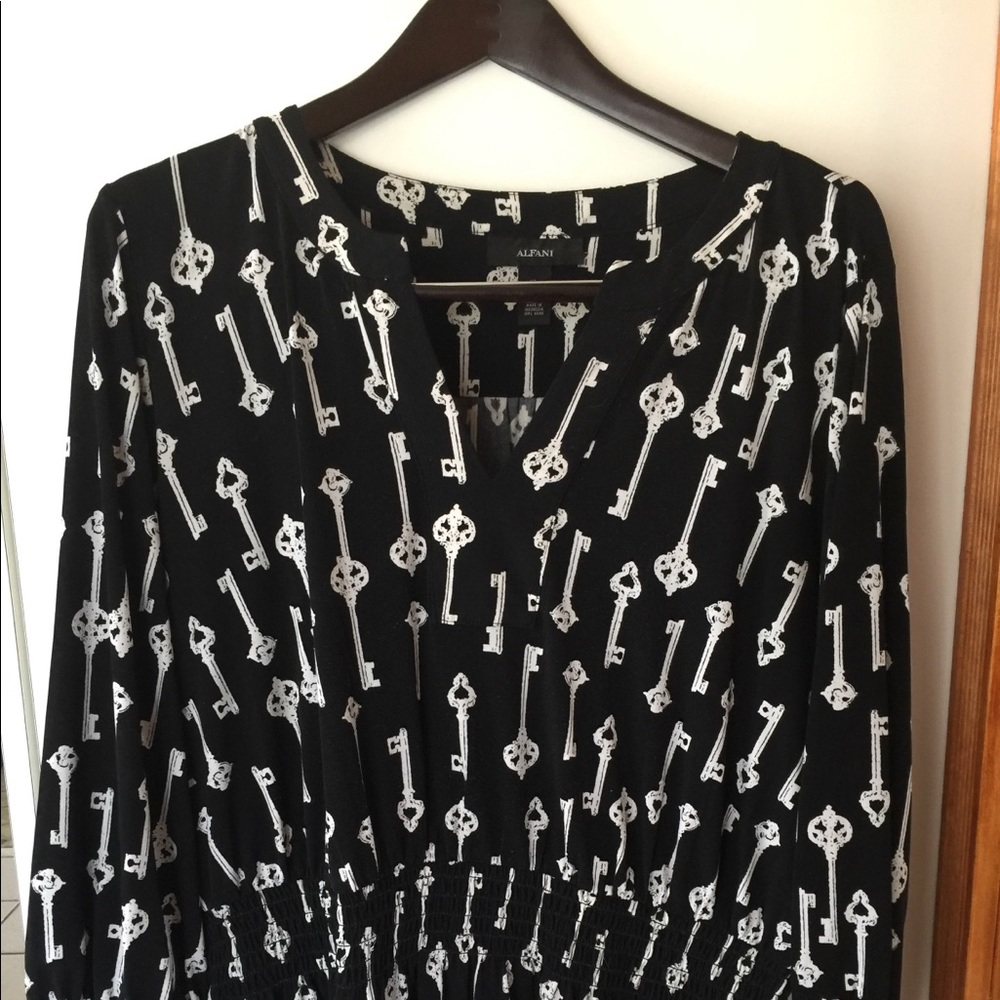 Alfani Keyhole Ladies Blouse